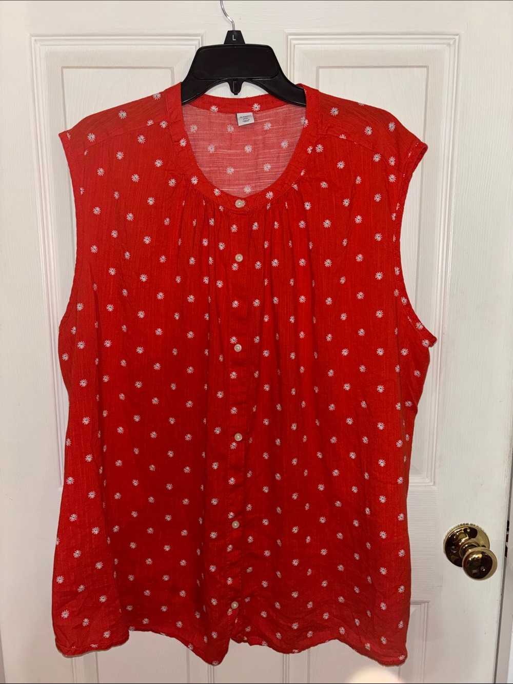 Old Navy Sleeveless Button Red/White Daisy Top!